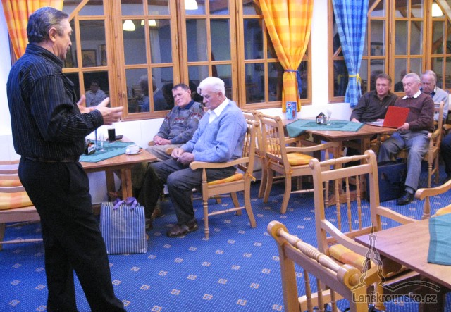 02- predseda Klubu filatelistu Jaroslav Karlik.jpg